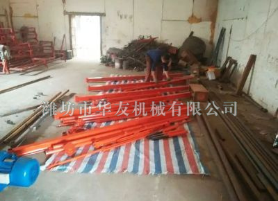 點擊查看詳細信息<br>標題：華友機械直滑式吊運機發(fā)貨現(xiàn)場 閱讀次數(shù)：7628